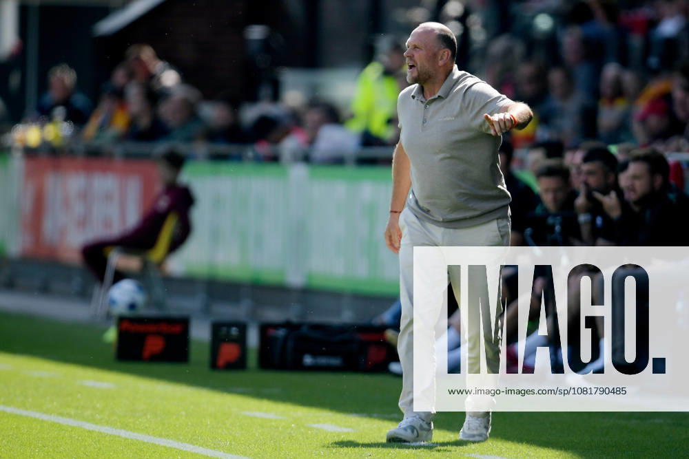 2026-08-23 Go Ahead Eagles v ADO Den Haag - VriendenLoterij Eredivisie DEVENTER, NETHERLANDS - AUGUST 23: coach Joseph Oosting of Go Ahead Eagles during the VriendenLoterij Eredivisie match between Go Ahead Eagles and ADO Den Haag at De Adelaarshorst on August 23, 2026 in Deventer, Netherlands. Deventer De Adelaarshorst Netherlands Content not available for redistribution in The Netherlands directly or indirectly through any third parties.