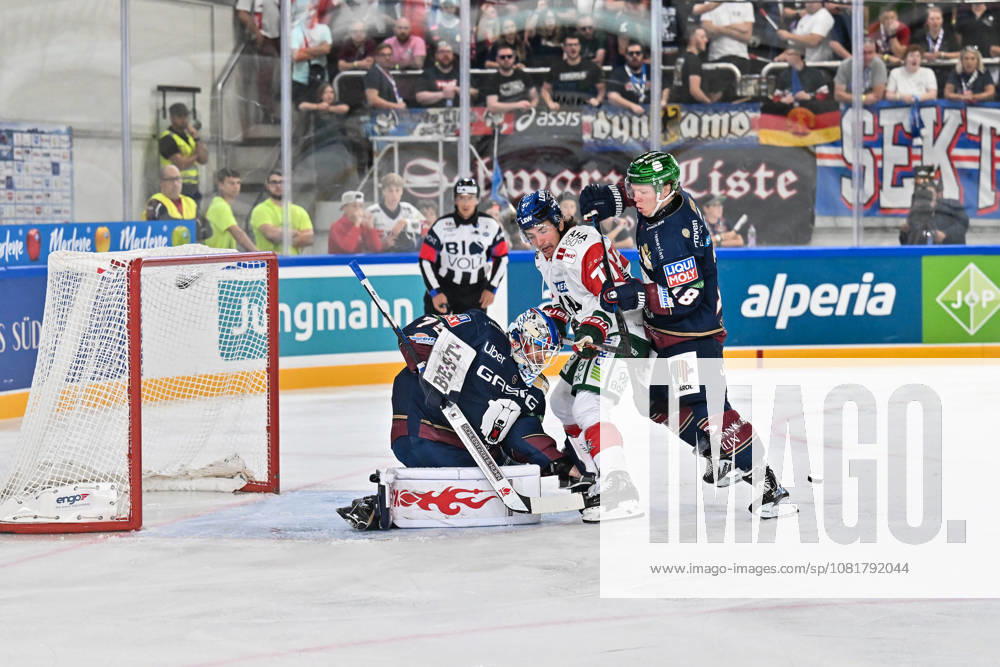 Dolomite Cup 2026 Eisbären Berlin vs. Augsburger Panther August 23, 2026 NEUMARKT, ITALY August 23, from left: Jonas NEFFIN (Eisbären Berlin, 75), Luke TOPOROWSKI (Augsburger Panther, 77), Jonas MÜLLER, Eisbären Berlin, No. 18, during the exhibition game between the Eisbären Berlin and the Augsburger Panther at the Dolomites Cup in the Würth Arena in Neumarkt