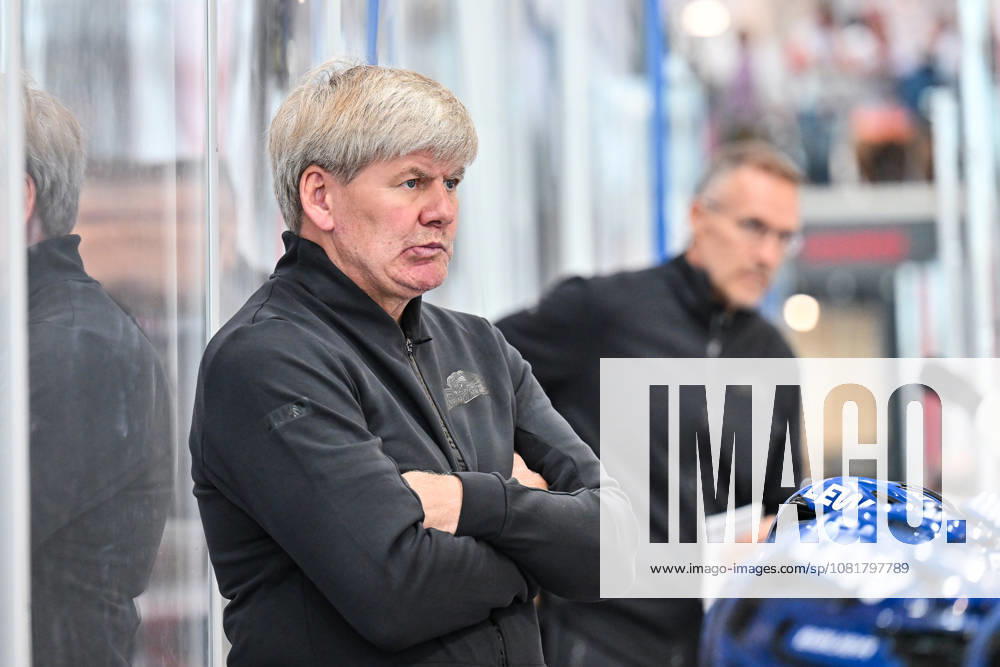 Dolomites Cup 2026 Eisbären Berlin vs. Augsburger Panther, August 23, 2026, NEUMARKT, ITALY, August 23. Pictured: Bill PETERS, head coach of the Augsburger Panther. Isolated photo taken during the exhibition game between the Eisbären Berlin and the Augsburger Panther at the Dolomiten Cup in the Würth Arena in Neumarkt.