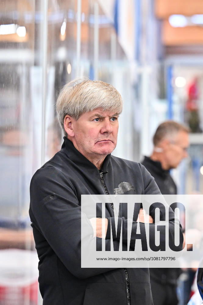 Dolomites Cup 2026 Eisbären Berlin vs. Augsburger Panther August 23, 2026 NEUMARKT, ITALY, August 23. Pictured: Bill PETERS, head coach of the Augsburger Panther, in a solo photo taken during the exhibition game between the Eisbären Berlin and the Augsburger Panther at the Dolomiten Cup in the Würth Arena in Neumarkt.