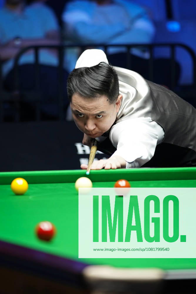 Xiao Guodong of China plays a shot during his round of 64 match against Wang Xinbo at the 2026 Wuhan Snooker Open on August 23, 2026 in Wuhan, Hubei Province of China. Xiao defeated Wang 5-0 to advance to the round of 32.