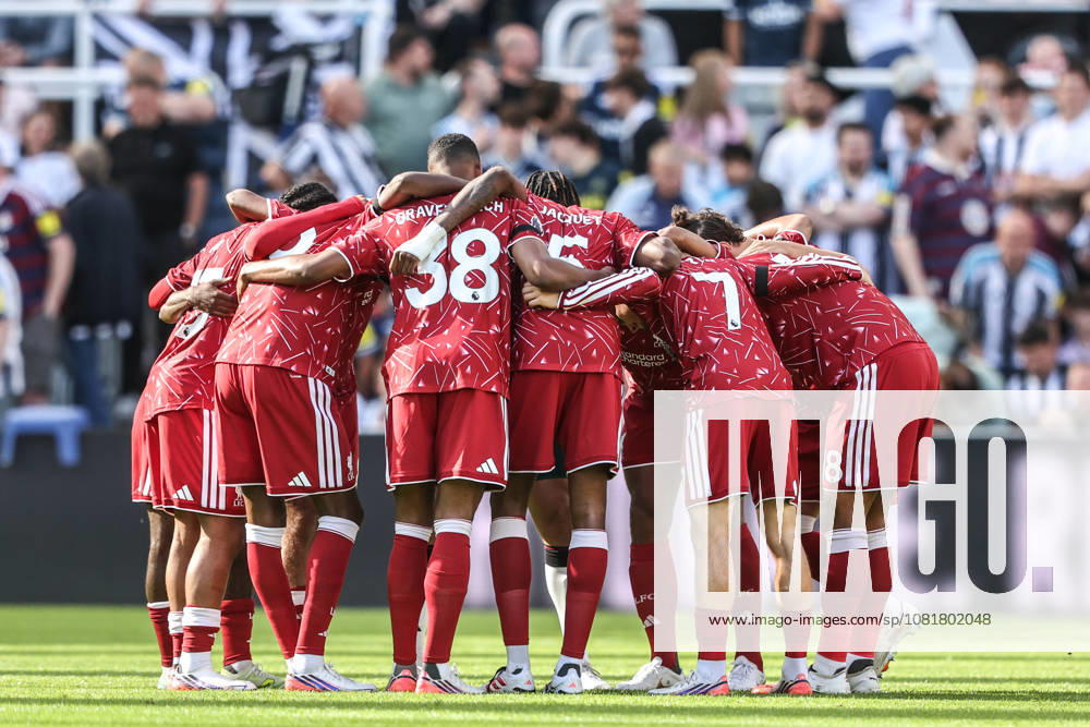 Premier League: Newcastle Untied v Liverpool Liverpool have a team huddle before the game during the Premier League match Newcastle Untied vs Liverpool at St. James s Park, Newcastle, United Kingdom on 23 August 2026 (Photo by Alfie Cosgrove News Images) Newcastle St. James s Park Tyne and Wear United Kingdom