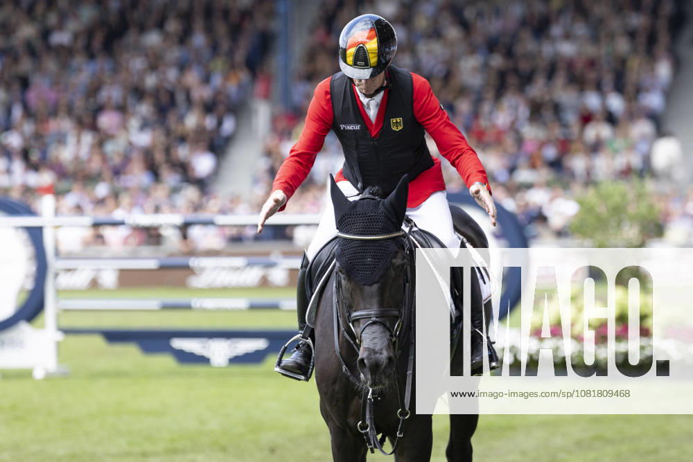 Marcus EHNING (GER) on Coolio 42, praising his horse, looking disappointed, single frame, single action, action, Jumping S3, Course B, FEI Jumping World Championship Individual Final LONGINES Prize, on August 23, 2026, FEI World Equestrian Games Aachen 2026, August 11–23, 2026, in Aachen, Germany Â