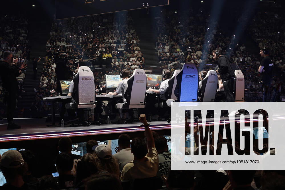 Paris France.23 Aout 2026 Edition 2026 de la Coupe du Monde d Esport 7áµ‰ semaine de l Esports World Cup 2026 finales de Counter-Strike 2 a l EWC 2026, a l Accor Arena 2026 edition of the Esports World Cup 7th week of the Esports World Cup 2026 Counter-Strike 2 finals at the EWC 2026, at the Accor Arena in Paris, France.August 23, 2026 NEWS, ILLUSTRATION ESPORT, JEUX VIDEOS, JEU VIDEO, COMPETITION, TOURNOI, ILLUSTRATION, ELECTRONIQUE, E SPORT, GAMER, GAMERS COMPETITION NEWS, ESPORT ILLUSTRATION, VIDEO GAMES, VIDEO GAME, COMPETITION, TOURNAMENT, ILLUSTRATION, ELECTRONIC SPORT, E SPORT, GAMER, GAMERS COMPETITION SPECTATEUR AMBIANCE NEWS, ESPORT ILLUSTRATION, VIDEO GAMES, VIDEO GAME, COMPETITION, TOURNAMENT, ILLUSTRATION, ESPORT, ESPORT, GAMER, GAMERS COMPETITION NEWS, ESPORT ILLUSTRATION, VIDEO GAMES, VIDEO GAME, COMPETITION, TOURNAMENT, ILLUSTRATION, ELECTRONIC SPORT, E SPORT, GAMER, GAMERS COMPETITION SPECTATOR ATMOSPHERE