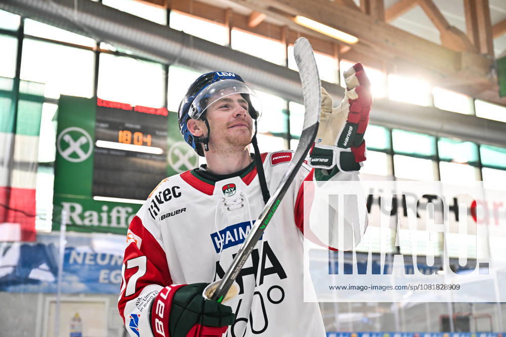Dolomite Cup 2026 Eisbären Berlin vs. Augsburger Panther August 23, 2026 NEUMARKT, ITALY, August 23. Pictured: The Panther players thanking the fans after the exhibition game between the Eisbären Berlin and the Augsburger Panther at the Dolomiten Cup in the Würth Arena in Neumarkt. Kyle MAYHEW, Augsburger Panther, 27
