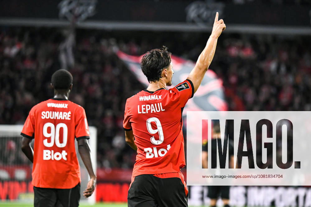 Joie des joueurs du Stade Rennais aprÃ s le but de Esteban Lepaul (Stade Rennais)
