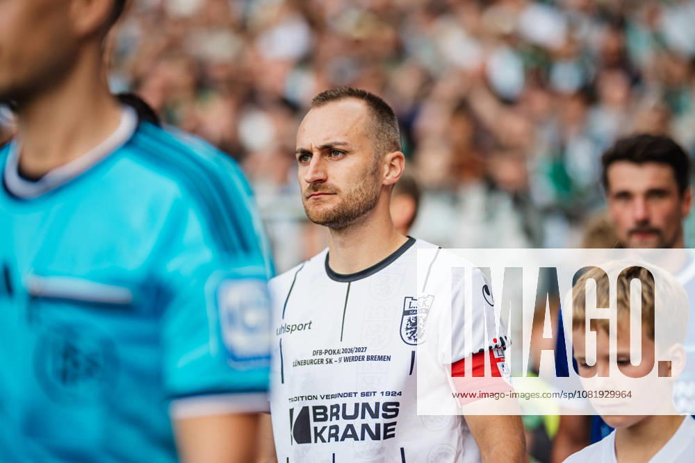 DFB Cup: Lüneburger SK vs. SV Werder Bremen, August 22, 2026; Marian Kunze, Lüneburger SK vs. Hansa, 10 players entering the field; Soccer, DFB Cup, First Round: Lüneburger SK vs. SV Werder Bremen on August 22, 2026, at Millerntor Stadium, Hamburg. DFB regulations prohibit any use of photographs as image sequences and or quasi-video.