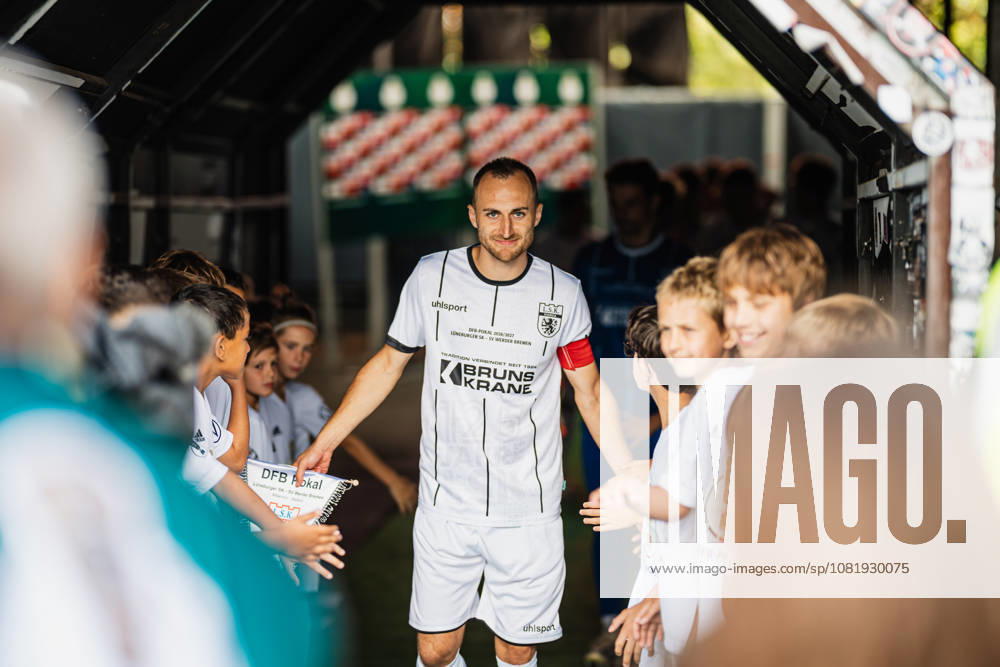 DFB Cup: Lüneburger SK vs. SV Werder Bremen, August 22, 2026; Marian Kunze, Lüneburger SK; Hansa, 10, in the players tunnel before kickoff; Soccer, DFB Cup, First Round: Lüneburger SK vs. SV Werder Bremen on August 22, 2026, at Millerntor Stadium, Hamburg. DFB regulations prohibit any use of photographs as image sequences and or quasi-video.