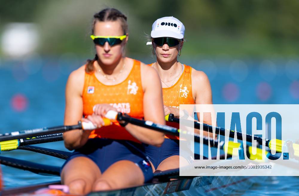 AMSTERDAM - Roos de Jong and Benthe Boonstra in action during the heats for the women s double sculls at the World Rowing Championships on the Bosbaan in the Amsterdamse Bos. IRIS VAN DEN BROEK ANP ANPxSportx IVx 566199400 originalFilename: 566199400
