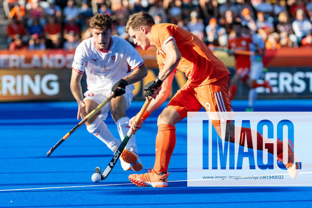 FIH Hockey World Cup: Netherlands v England AMSTELVEEN, NL - AUGUST 24: Conor Williamson of England and Koen Bijen of Netherlands during the FIH Hockey World Cup match between Netherlands and England at Wagener Stadion on August 24, 2026 in Amstelveen, Netherlands. Amstelveen Wagener Stadion Netherlands Content not available for redistribution in The Netherlands directly or indirectly through any third parties.