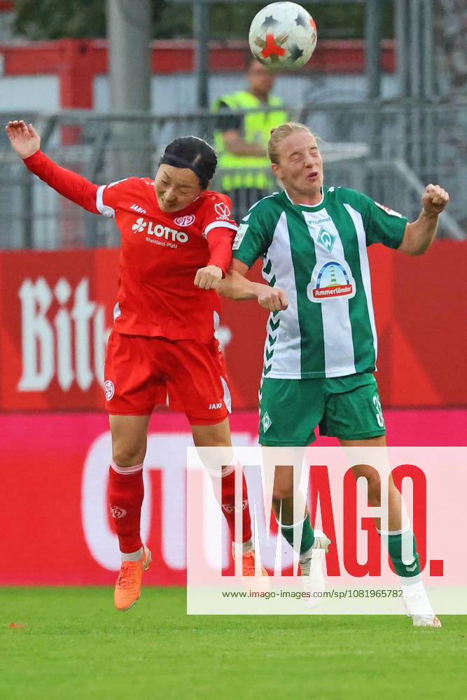 Mainz, Germany August 24, 2026 1st Bundesliga Women 2026–2027 Match 1: FSV Mainz 05 vs. SV Werder Bremen Pictured from left in a tackle: Akari Kurishima (FSV) vs. Elena Dhont (SVW). DFL regulations prohibit any use of photographs as image sequences and or quasi-video. Bruchwegstadion, Rhineland-Palatinate