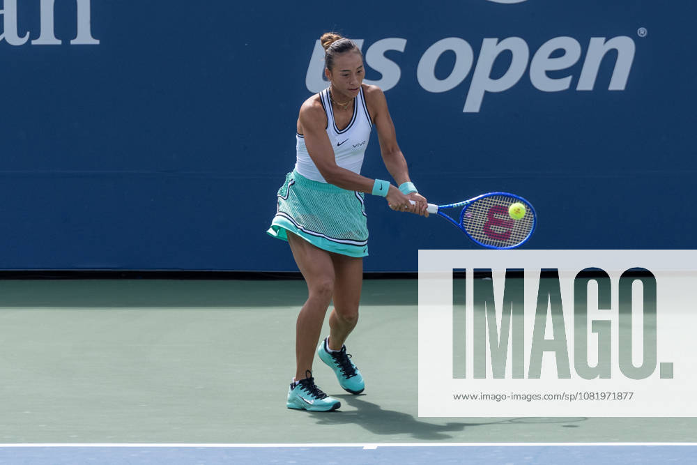 2026 US Open Championship NEW YORK, UNITED STATES - AUGUST 24: Qinwen Zheng returns ball during a women s qualifying singles match 1st round of the 2026 US Open Championship at USTA Billie Jean King National Tennis Center on August 24, 2026 in Flushing, NY. Qinwen Zheng won in straight sets. Lev Radin Anadolu New york United States. Editorial use only. Please get in touch for any other usage.