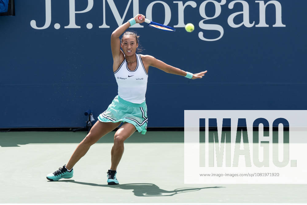 2026 US Open Championship NEW YORK, UNITED STATES - AUGUST 24: Qinwen Zheng returns ball during a women s qualifying singles match 1st round of the 2026 US Open Championship at USTA Billie Jean King National Tennis Center on August 24, 2026 in Flushing, NY. Qinwen Zheng won in straight sets. Lev Radin Anadolu New york United States. Editorial use only. Please get in touch for any other usage.