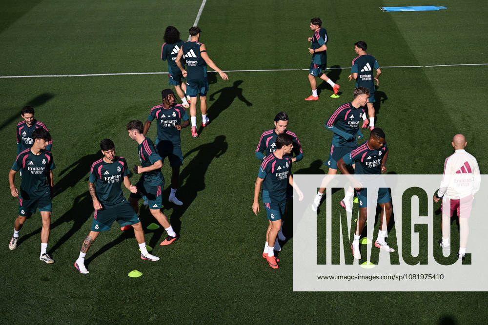 Real Madrid s training session MADRID, SPAIN - AUGUST 25: Real Madrid players take part in a training session at the club s Valdebebas training facilities ahead of their La Liga match against Real Sociedad, on August 25, 2026 in Madrid, Spain. Burak Akbulut Anadolu Madrid Spain. Editorial use only. Please get in touch for any other usage.