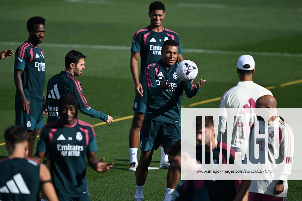 Real Madrid s training session MADRID, SPAIN - AUGUST 25: Vinicius Junior (L), Bernardo SIlva (L 2) and Kylian Mbappe of Real Madrid take part in a training session at the club s Valdebebas training facilities ahead of their La Liga match against Real Sociedad, on August 25, 2026 in Madrid, Spain. Burak Akbulut Anadolu Madrid Spain. Editorial use only. Please get in touch for any other usage.