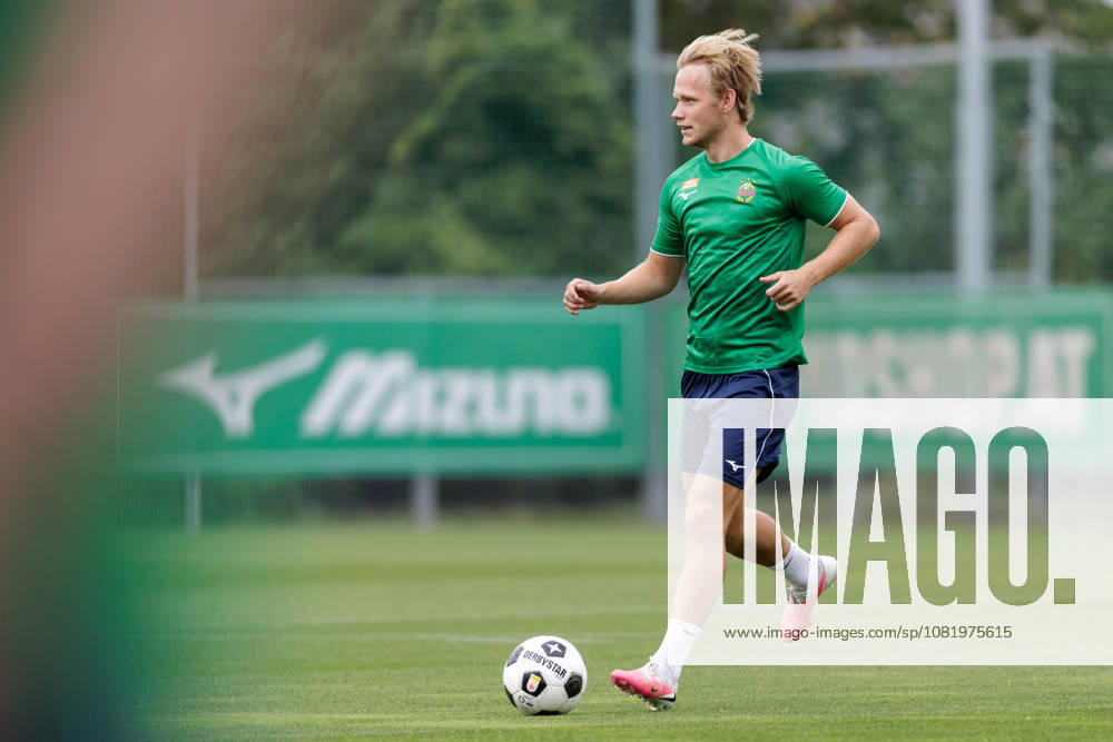 SOCCER - UEFA ECL, Rapid vs Hearts VIENNA,AUSTRIA,25.AUG.26 - SOCCER - UEFA Conference League, play-off, SK Rapid Wien vs Heart of Midlothian FC, preview, training Rapid. Image shows Tobias Gulliksen (Rapid). GEPAxpictures Rauthner