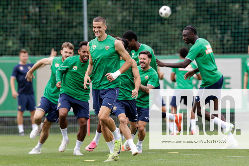 SOCCER - UEFA ECL, Rapid vs Hearts VIENNA,AUSTRIA,25.AUG.26 - SOCCER - UEFA Conference League, play-off, SK Rapid Wien vs Heart of Midlothian FC, preview, training Rapid. Image shows Nenad Cvetkovic and the team of Rapid. GEPAxpictures Rauthner