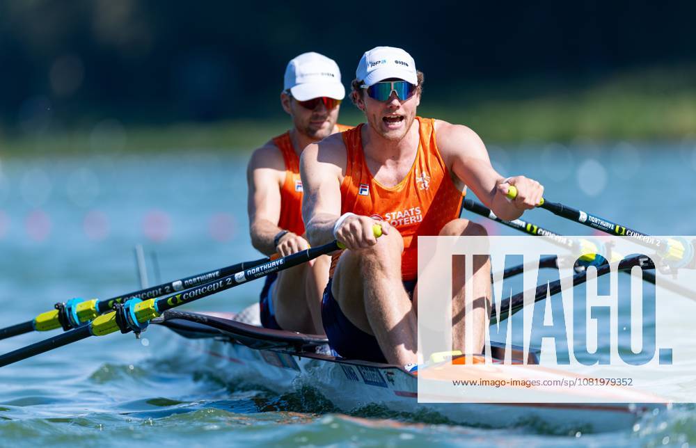 AMSTERDAM - Simon van Dorp and Melvin Twellaar during the quarter-final of the men s double sculls on the second day of the World Rowing Championships at the Bosbaan in the Amsterdam Forest. IRIS VAN DEN BROEK ANP ANPxSportx IVx 566248099 originalFilename: 566248099