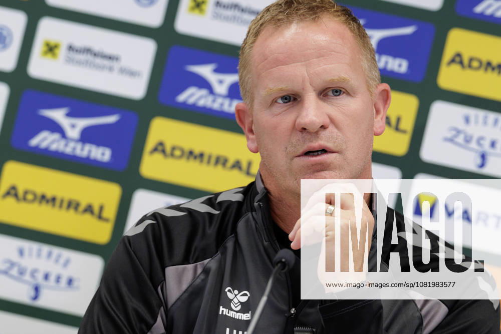 SOCCER - UEFA ECL, Rapid vs Hearts VIENNA,AUSTRIA,25.AUG.26 - SOCCER - UEFA Conference League, play-off, SK Rapid Wien vs Heart of Midlothian FC, preview, press conference, PK, Pressekonferenz Hearts. Image shows head coach Wouter Vrancken (Hearts). GEPAxpictures Rauthner