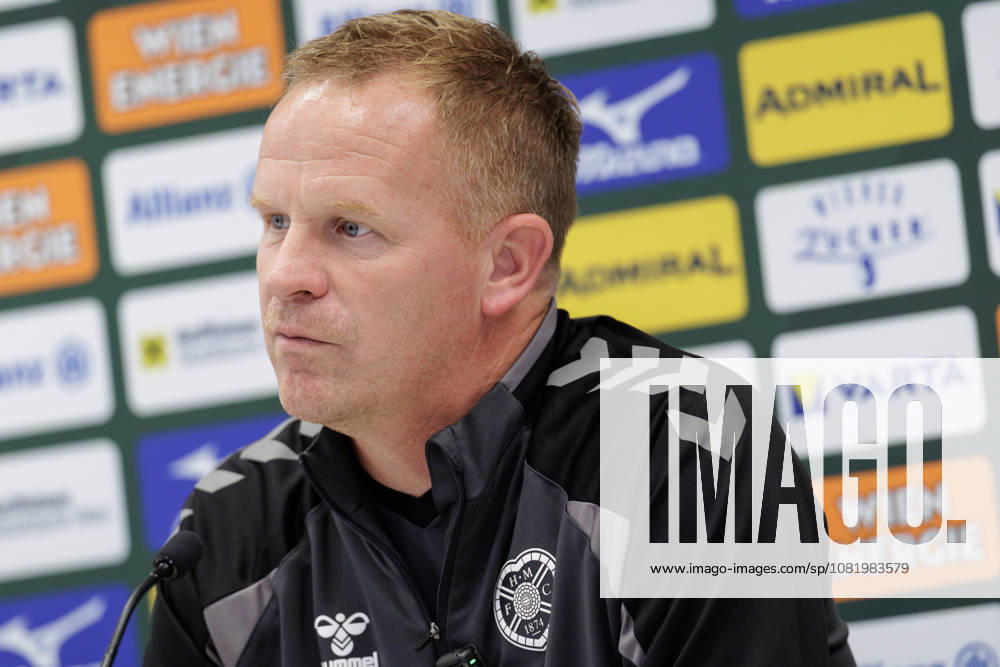 SOCCER - UEFA ECL, Rapid vs Hearts VIENNA,AUSTRIA,25.AUG.26 - SOCCER - UEFA Conference League, play-off, SK Rapid Wien vs Heart of Midlothian FC, preview, press conference, PK, Pressekonferenz Hearts. Image shows head coach Wouter Vrancken (Hearts). GEPAxpictures Rauthner