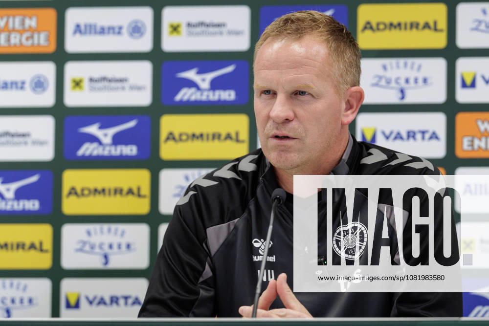 SOCCER - UEFA ECL, Rapid vs Hearts VIENNA,AUSTRIA,25.AUG.26 - SOCCER - UEFA Conference League, play-off, SK Rapid Wien vs Heart of Midlothian FC, preview, press conference, PK, Pressekonferenz Hearts. Image shows head coach Wouter Vrancken (Hearts). GEPAxpictures Rauthner
