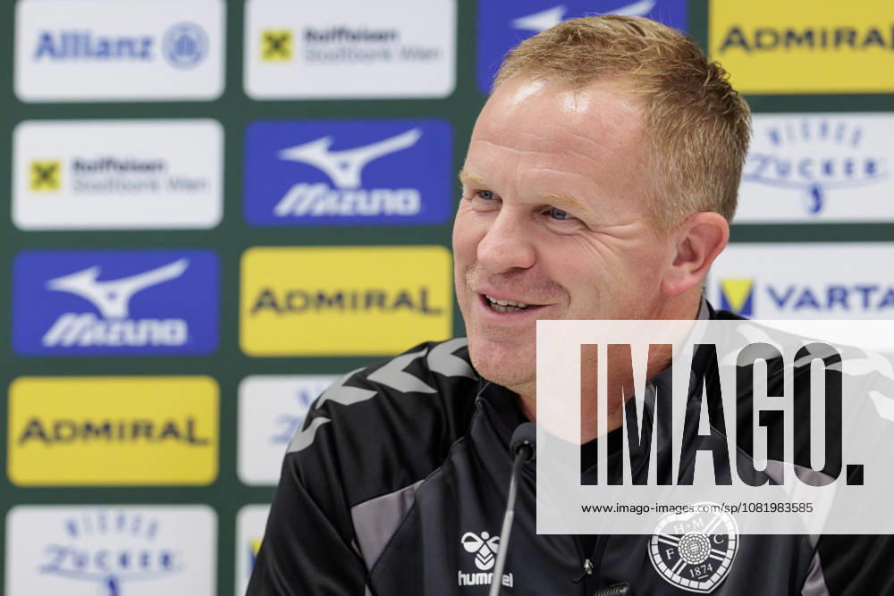 SOCCER - UEFA ECL, Rapid vs Hearts VIENNA,AUSTRIA,25.AUG.26 - SOCCER - UEFA Conference League, play-off, SK Rapid Wien vs Heart of Midlothian FC, preview, press conference, PK, Pressekonferenz Hearts. Image shows head coach Wouter Vrancken (Hearts). GEPAxpictures Rauthner