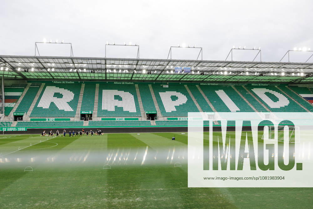 SOCCER - UEFA ECL, Rapid vs Hearts VIENNA,AUSTRIA,25.AUG.26 - SOCCER - UEFA Conference League, play-off, SK Rapid Wien vs Heart of Midlothian FC, preview, training Hearts. Image shows an overview of the Allianz Stadion and the team of Hearts. GEPAxpictures Rauthner