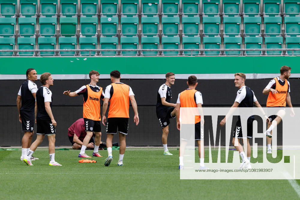 SOCCER - UEFA ECL, Rapid vs Hearts VIENNA,AUSTRIA,25.AUG.26 - SOCCER - UEFA Conference League, play-off, SK Rapid Wien vs Heart of Midlothian FC, preview, training Hearts. Image shows the team of Hearts. GEPAxpictures Rauthner