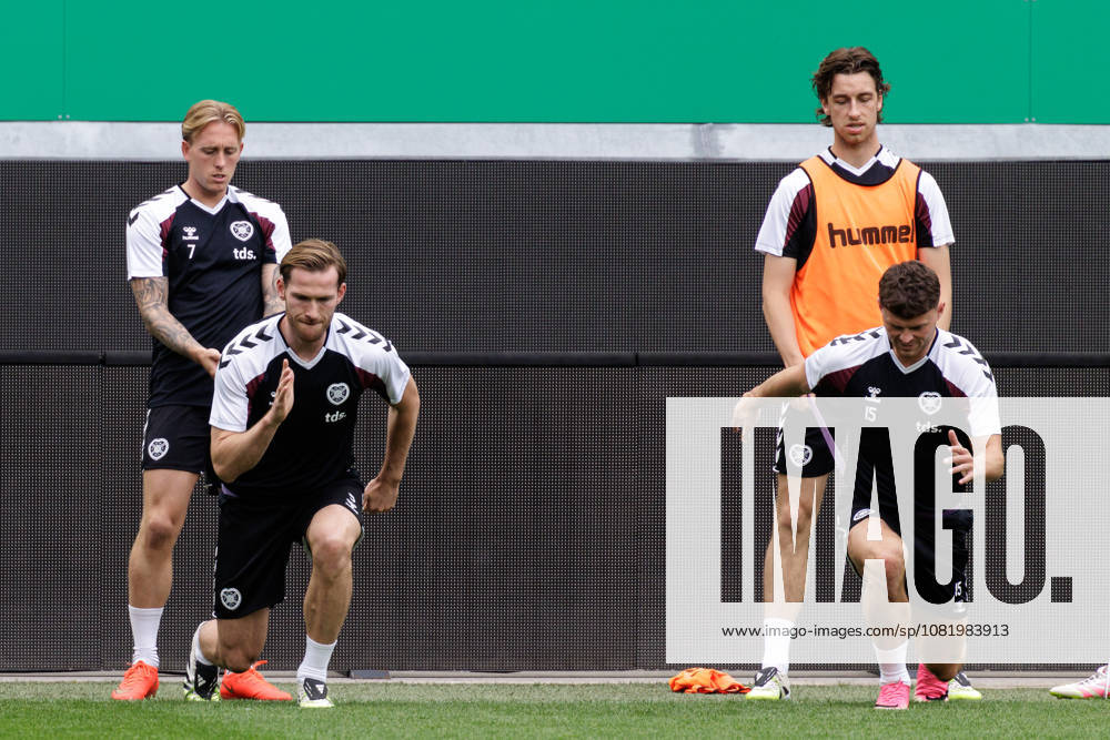 SOCCER - UEFA ECL, Rapid vs Hearts VIENNA,AUSTRIA,25.AUG.26 - SOCCER - UEFA Conference League, play-off, SK Rapid Wien vs Heart of Midlothian FC, preview, training Hearts. Image shows Calvin Miller, Jamie McCart and Josh McPake (Hearts). GEPAxpictures Rauthner
