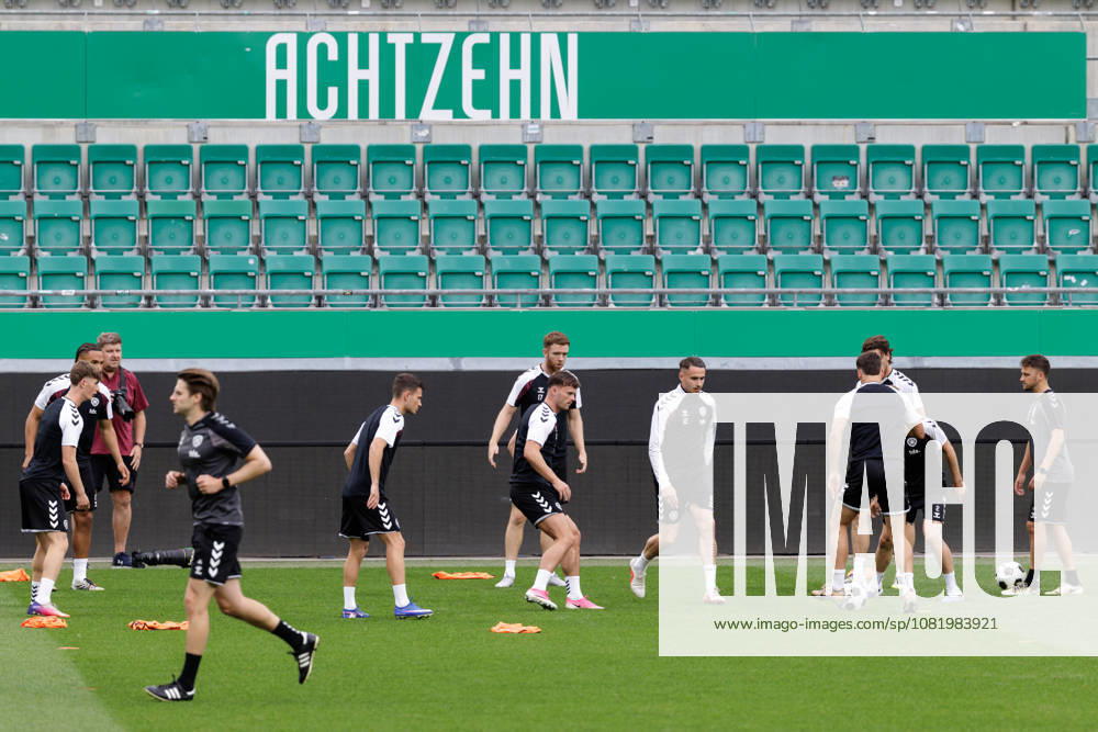 SOCCER - UEFA ECL, Rapid vs Hearts VIENNA,AUSTRIA,25.AUG.26 - SOCCER - UEFA Conference League, play-off, SK Rapid Wien vs Heart of Midlothian FC, preview, training Hearts. Image shows the team of Hearts. GEPAxpictures Rauthner