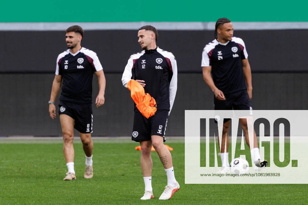 SOCCER - UEFA ECL, Rapid vs Hearts VIENNA,AUSTRIA,25.AUG.26 - SOCCER - UEFA Conference League, play-off, SK Rapid Wien vs Heart of Midlothian FC, preview, training Hearts. Image shows Claudio Braga, Tom Renaud and Mj Kamson-Kamara (Hearts). GEPAxpictures Rauthner