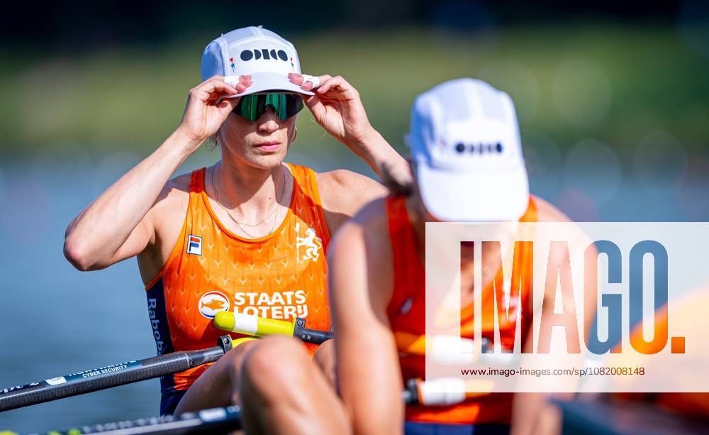 AMSTERDAM - Roos de Jong and Benthe Boonstra in action in the women s double sculls semi-final on the third day of the World Rowing Championships at the Bosbaan in the Amsterdam Forest. IRIS VAN DEN BROEK ANP ANPxSportx IVx 566310275 originalFilename: 566310275