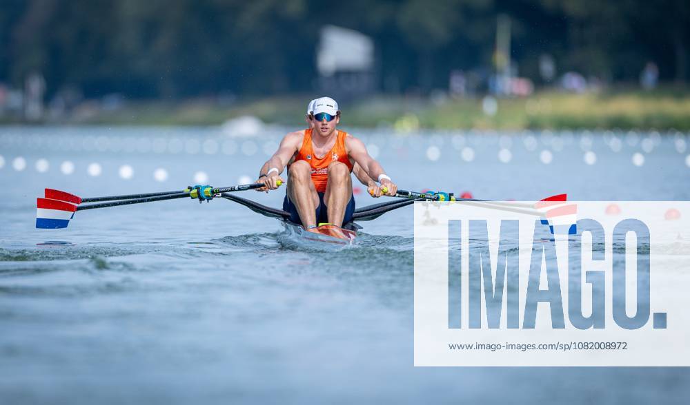 AMSTERDAM - Melvin Twellaar and Simon van Dorp prior to the women s double sculls semi-final on the third day of the World Rowing Championships at the Bosbaan in the Amsterdam Forest. IRIS VAN DEN BROEK ANP ANPxSportx IVx 566311392 originalFilename: 566311392