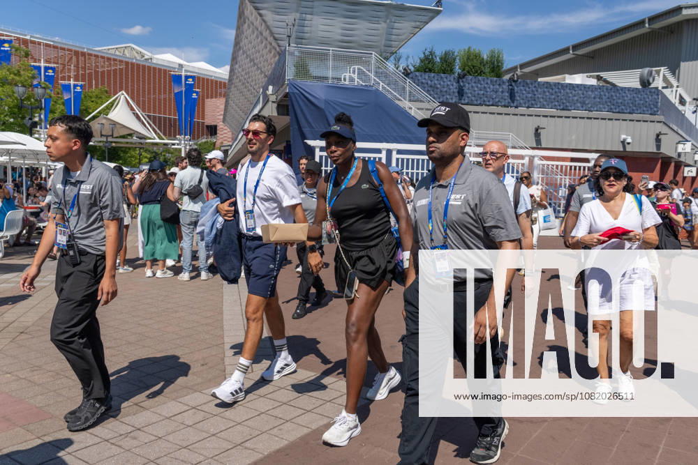 2026 US Open - Fan Week NEW YORK, NEW YORK - AUGUST 26: Venus Williams of the United States is escorted to practice during fan week during the 2026 US Open - Fan Week at USTA Billie Jean King National Tennis Center on August 26, 2026 in New York, New York. New York USTA Billie Jean King National Tennis Center New York United States