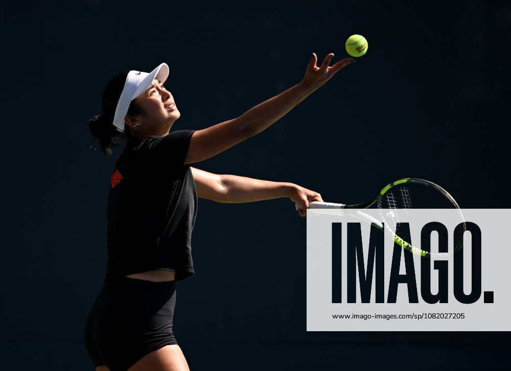 FLUSHING NY- AUGUST 26: Alexandra Ealais seen on the practice court during the 2026 US Open at the USTA Billie Jean King National Tennis Center on August 26, 2026 in Flushing Queens.