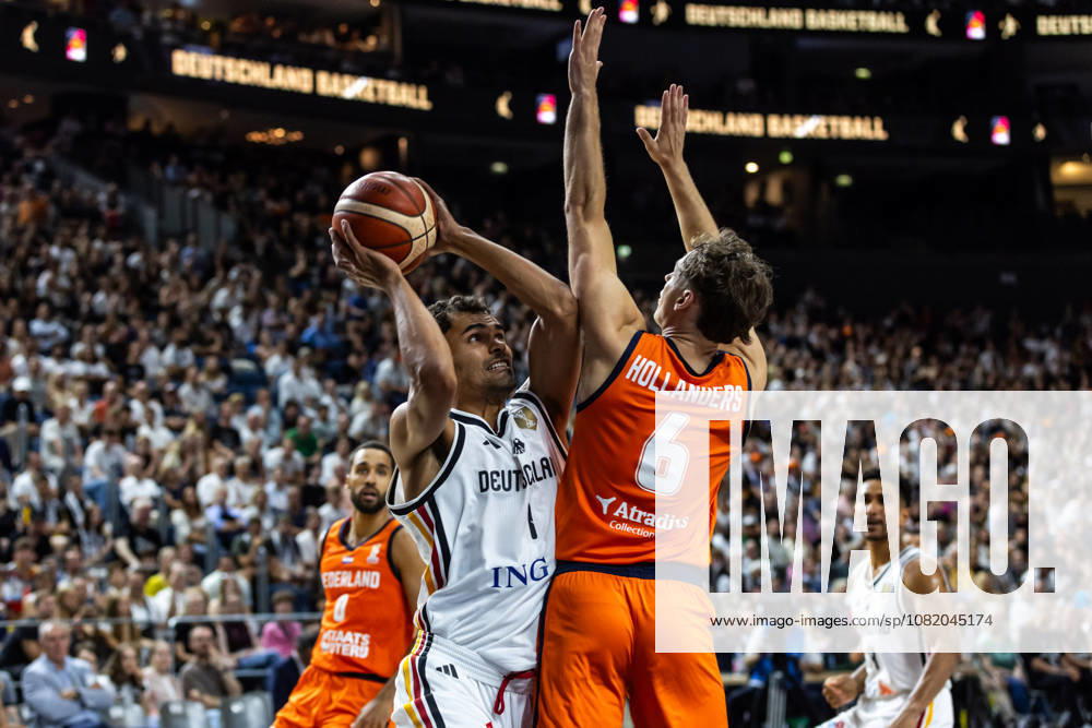 GER, FIBA 2027 Basketball World Cup, European Qualifiers, Cologne, Germany vs. Turkey; Oscar Da Silva (Germany) vs. Sander Hollanders (Netherlands), 1; Cologne, LANXESS Arena, North Rhine-Westphalia, Germany