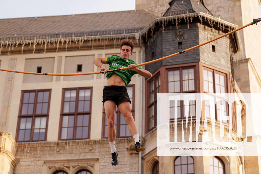 6th International DVV Stadtwerke Pole Vault Meet: Alex Gracia (ESP) knocks the bar down on August 27, 2026, at the Marktplatz in Dessau, Dessau-Roßlau, Saxony-Anhalt, Dessau-Roßlau, Marktplatz, Dessau, Saxony-Anhalt, Germany