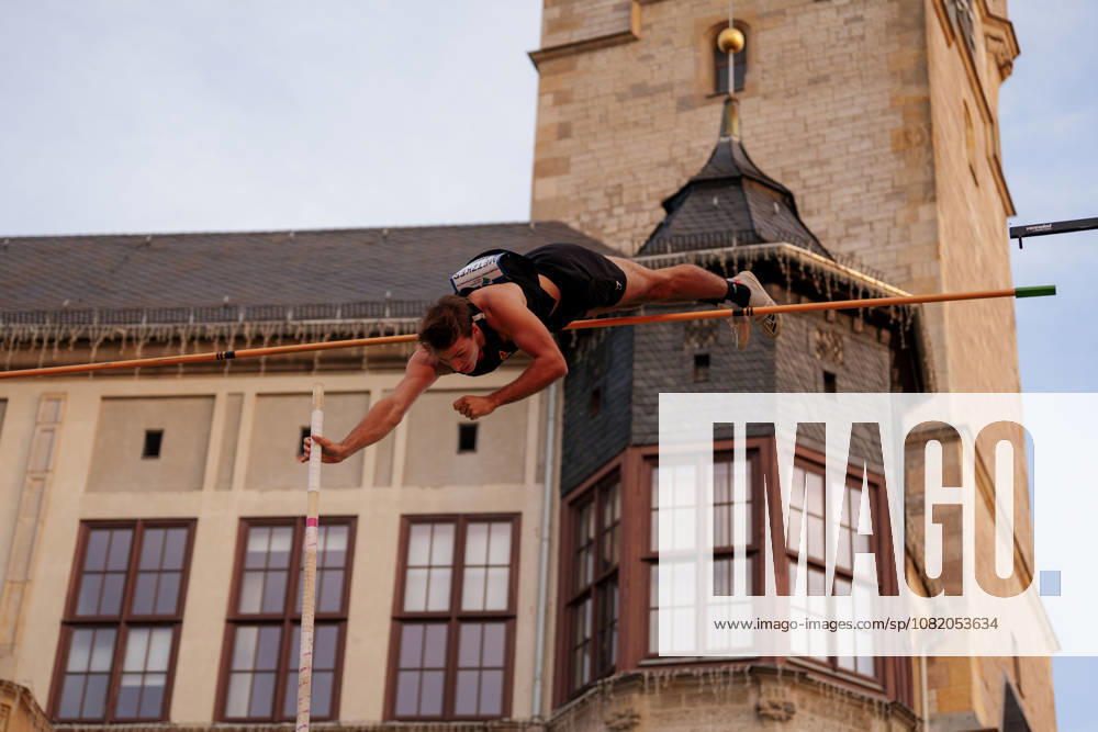 6th International DVV Stadtwerke Pole Vault Meeting: Marec Metzger of TSV Gräfelfing knocks the bar off on August 27, 2026, at the Marktplatz in Dessau, Dessau-Roßlau, Saxony-Anhalt, Dessau-Roßlau, Marktplatz, Dessau, Saxony-Anhalt, Germany