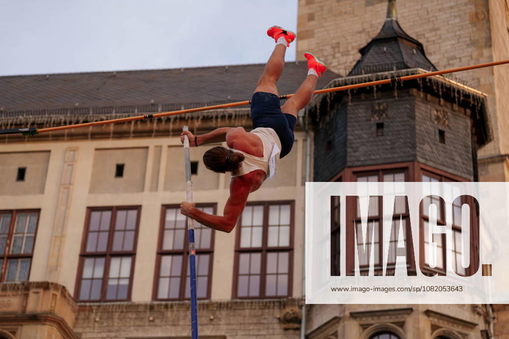 6th International DVV Stadtwerke Pole Vault Meeting: Robin Emig (FRA) clearing the bar on August 27, 2026, at the Marktplatz in Dessau, Dessau-Roßlau, Saxony-Anhalt, Dessau-Roßlau, Marktplatz, Dessau, Saxony-Anhalt, Germany