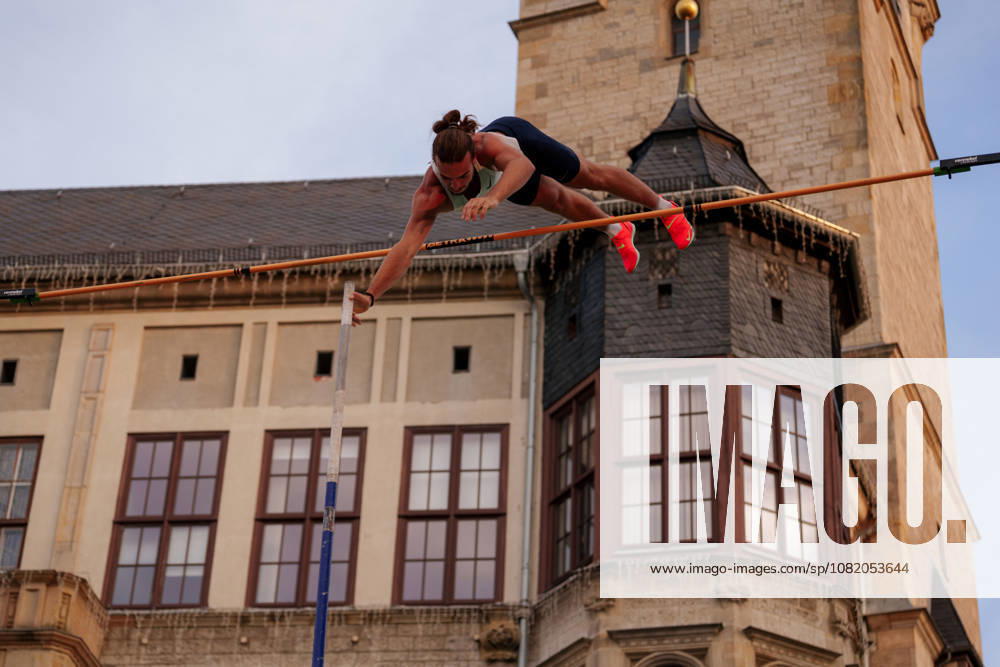 6th International DVV Stadtwerke Pole Vault Meeting: Robin Emig (FRA) clearing the bar on August 27, 2026, at the Marktplatz in Dessau, Dessau-Roßlau, Saxony-Anhalt, Dessau-Roßlau, Marktplatz, Dessau, Saxony-Anhalt, Germany