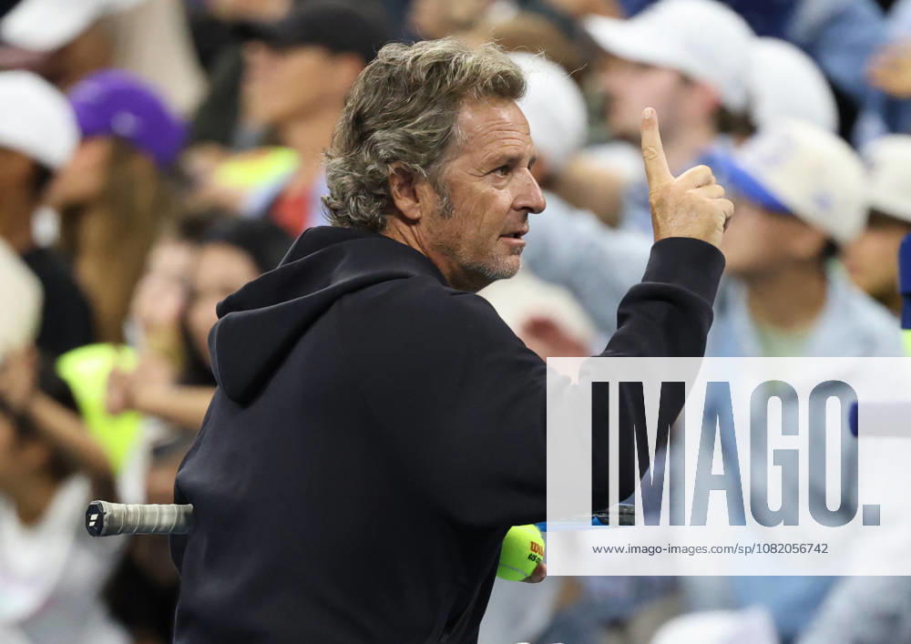 Coach of I. Swiatek - FRANCISCO ROIG of Spain, during practise session before US Open. New York, USA. Tennis: US Open - Francisco Roig - ZUMAc278 20260827_zsp_c278_001