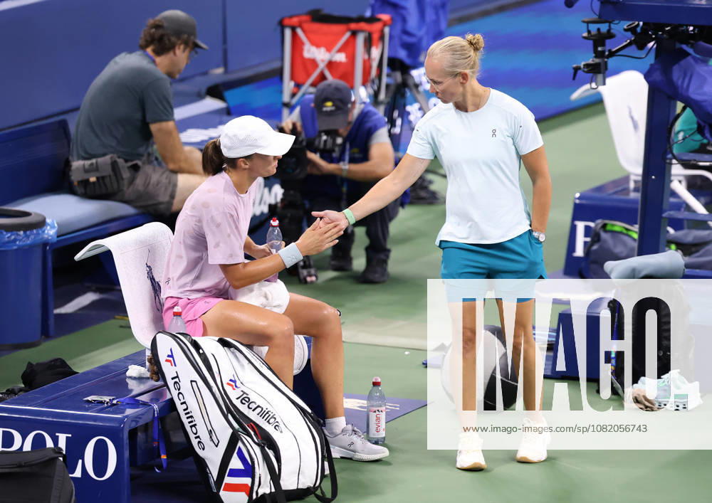 IGA SWIATEK and DARIA ABRAMOWICZ of Poland during practise session before US Open. New York, USA. New York City USA - ZUMAc278 20260827_zsp_c278_008