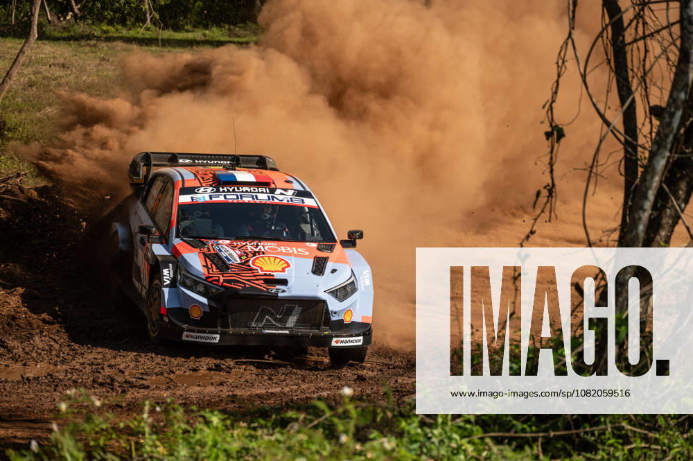 IPA87854917 - Driver Adrien Fourmaux and Co-Driver Alexandre Coria of the Hyundai Shell Mobis World Rally Team, driving the Hyundai i20 N Rally1, took part in the shakedown during the FIA World Rally Championship WRC, Motorsport Rallye, WM Ueno Rally of Paraguay on August 27, 2026, in Encarnación, Paraguay.