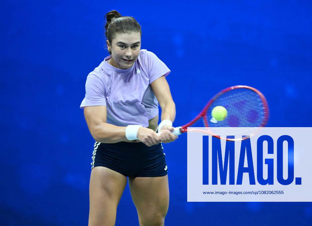 FLUSHING NY- AUGUST 27: Iva Jovic is seen on the practice court during the 2026 US Open On Arthur Ashe Stadium at the USTA Billie Jean King National Tennis Center on August 27, 2026 in Flushing Queens.