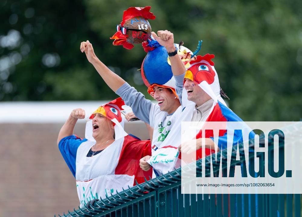 AMSTERDAM - French fans on the fifth day of the World Rowing Championships at the Bosbaan in the Amsterdam Forest. IRIS VAN DEN BROEK ANP ANPxSportx IVx 566421983 originalFilename: 566421983