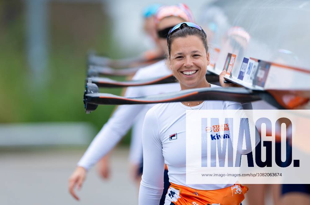 AMSTERDAM - Bente Paulis with the women s eight during a training session on the fifth day of the World Rowing Championships at the Bosbaan in the Amsterdam Forest. IRIS VAN DEN BROEK ANP ANPxSportx IVx 566422085 originalFilename: 566422085