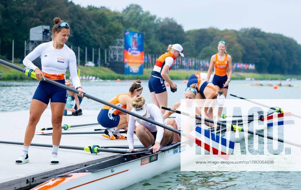 AMSTERDAM - Bente Paulis, Claire de Kok, Hannah Heideveld, Hermijntje Drenth, Ilse Kolkman, Lisanne van der Leij, Vera Sneijders and Willemijn Mulder during a training session on the fifth day of the World Rowing Championships at the Bosbaan in the Amsterdam Forest. IRIS VAN DEN BROEK ANP ANPxSportx IVx 566424539 originalFilename: 566424539