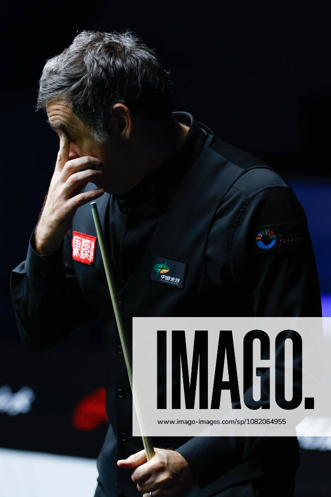 (260828) -- WUHAN, Aug. 28, 2026 -- Ronnie O Sullivan gestures during the semifinal match between Ronnie O Sullivan of England and Chang Bingyu of China at Wuhan Open 2026 snooker tournament in Wuhan, central China s Hubei Province, Aug. 28, 2026. ) (SP)CHINA-SNOOKER-WUHAN OPEN(CN) WuxZhizun
