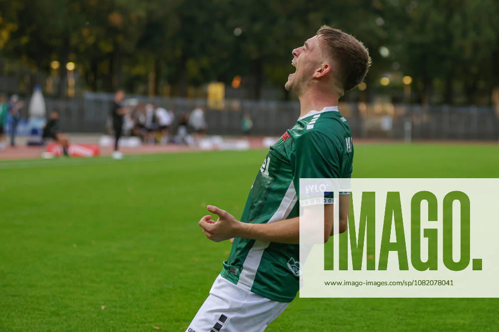 Soccer, Bavarian Regional League: FC Schweinfurt 05 vs. SpVgg Greuther Fürth II. Goal scorer Philipp Hack of FC Schweinfurt 05 (07) celebrates his penalty kick that made it 3-0. Still image from the Schweinfurt Riedel Bau Arena at the Sachs Stadio, Bavaria, Lower Franconia, Germany