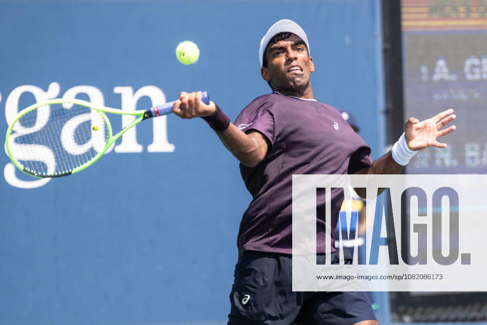 US Open qualifying final round NEW YORK, USA - AUGUST 28: Nishesh Basavareddy returns ball during a men s qualifying singles match final round of the 2026 US Open Championship at USTA Billie Jean King National Tennis Center on August 28, 2026 in Flushing, NY. Nishesh Basavareddy won in straight sets and progressed to play in main draw of tournament. Lev Radin Anadolu New York United States. Editorial use only. Please get in touch for any other usage.